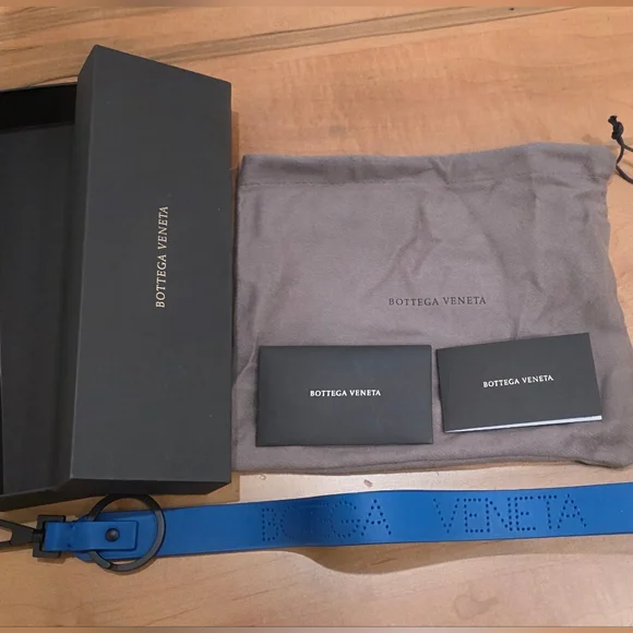 NIB/NWT ❤️ Bottega Veneta Laccio Logo Leather Lanyard - MSRP $380 - Picture 2 of 4